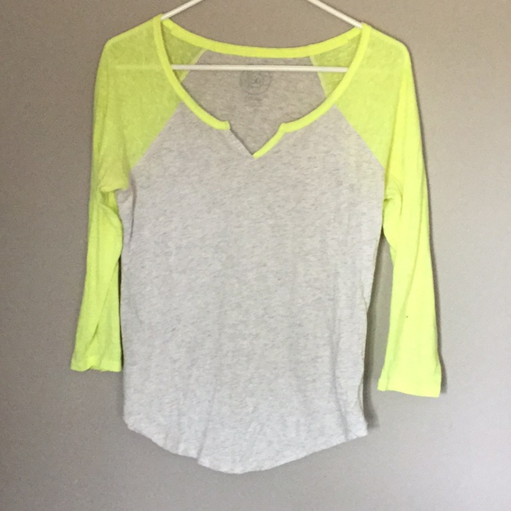 Baseball tee